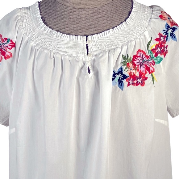 Talbots Woman Cool Cotton Floral Embroidered Blouse With Smocked Necklin… - Picture 3 of 14
